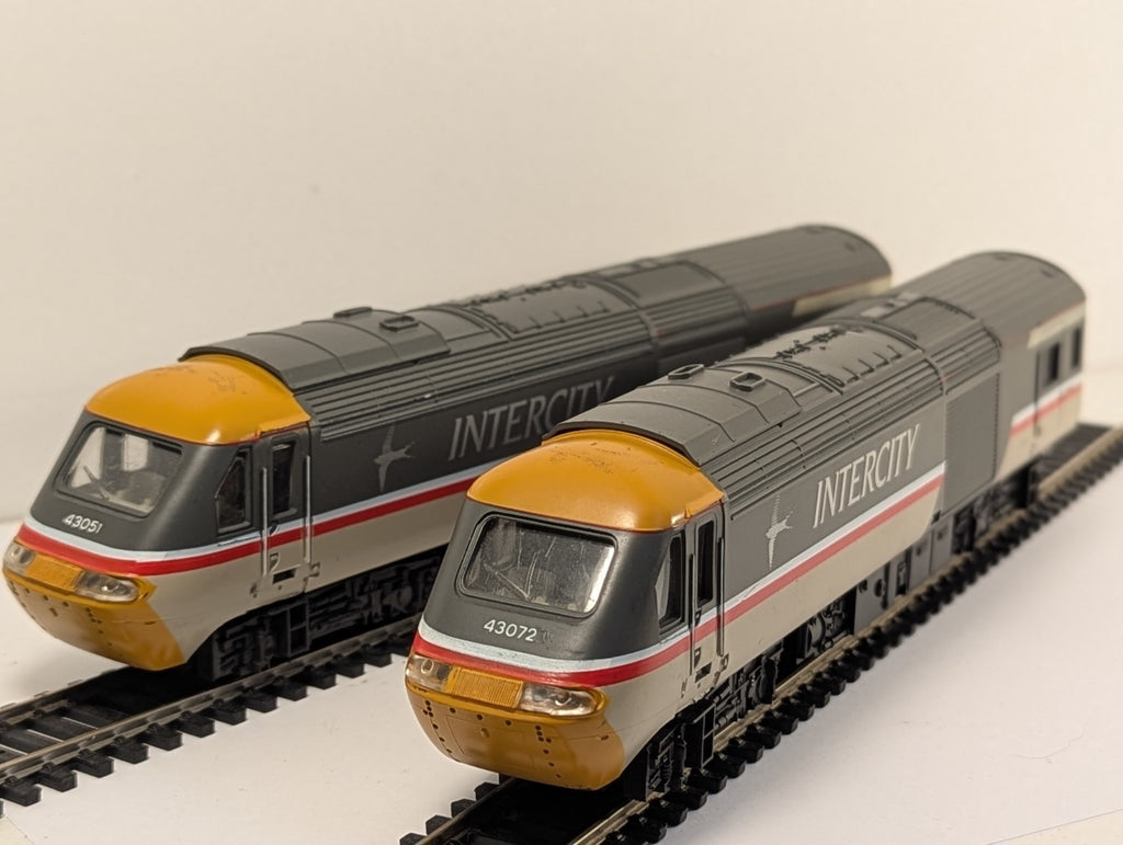 Hornby OO Gauge Class 43 HST 2 Car Set 43051 & 43072