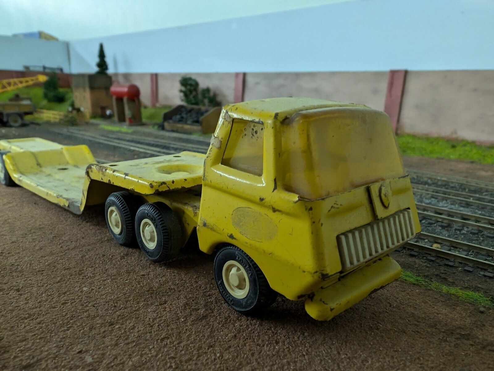 TONKA Yellow Hauler Truck & Flatbed Trailer