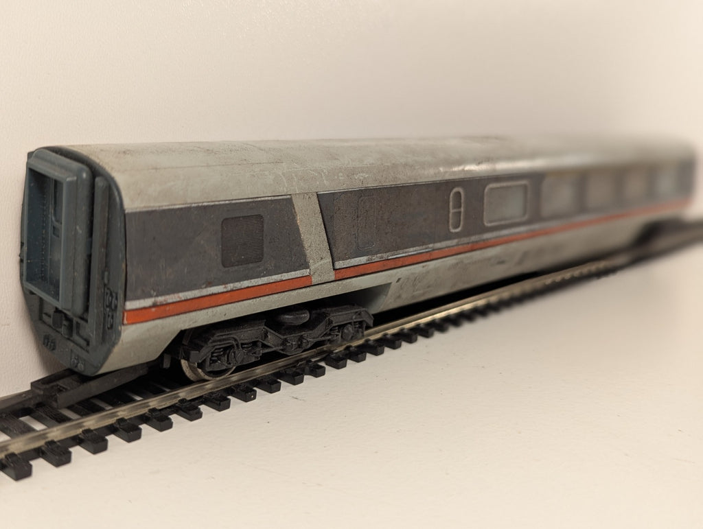 Hornby Advanced Passenger Train (APT) Mid Coach – Missing Wheelset – Needs Clean