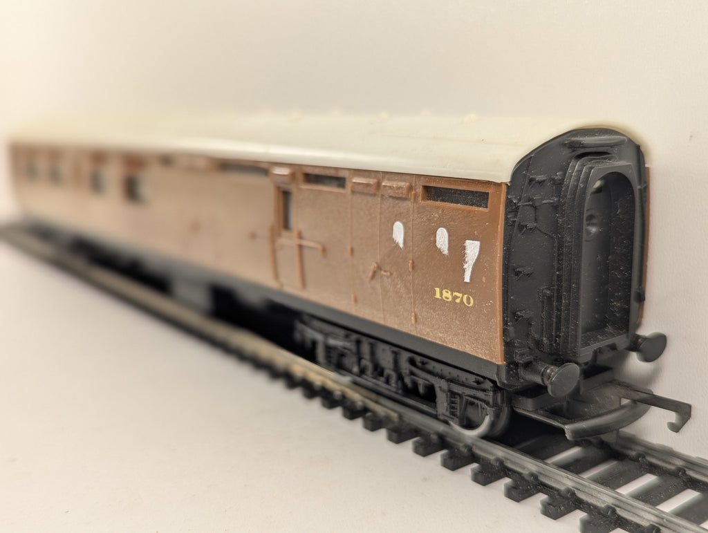 Hornby OO Gauge Gresley Brake Third Coach Passenger Coach