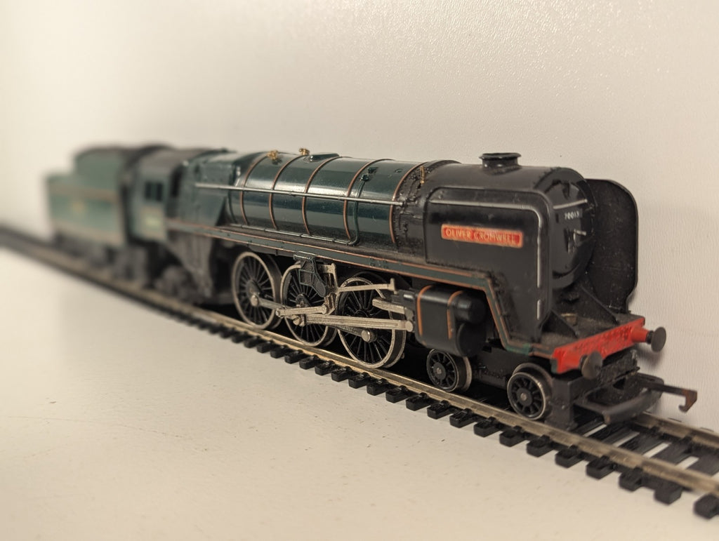 Hornby OO Gauge BR Standard Class 7 Britannia Class 'Oliver Cromwell