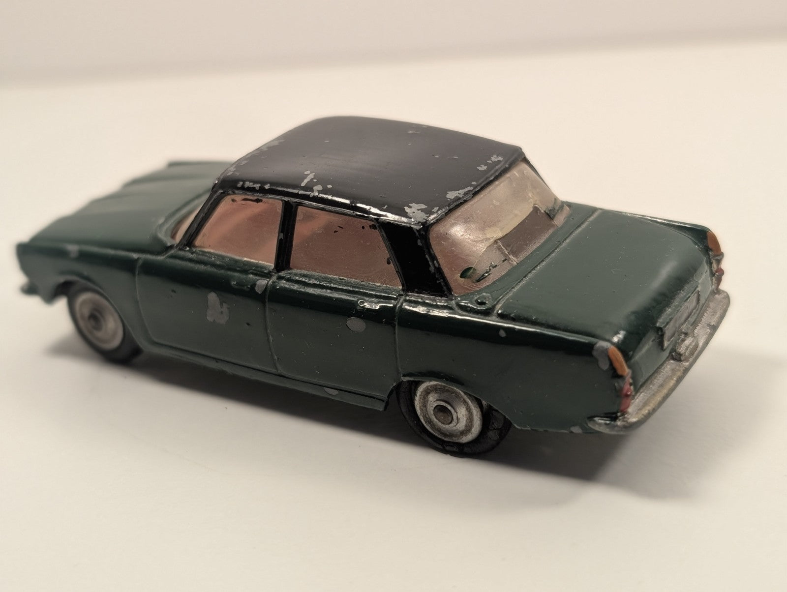Corgi Toys Rover 2000 TC – Die-Cast Model Car