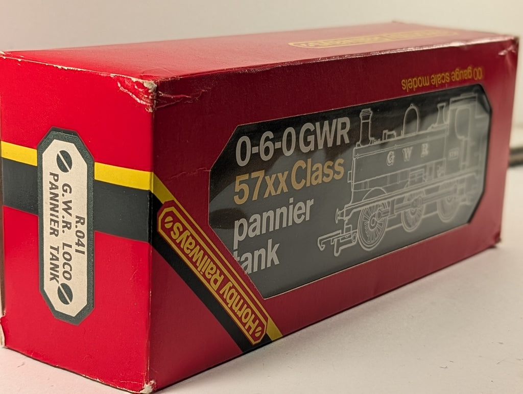 Hornby OO Gauge GWR 57xx Class Pannier Tank Locomotive 8751 GWR Green R.041