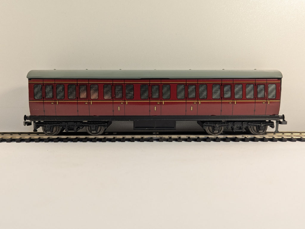 Hornby-Dublo 32090 OO Gauge D13 Suburban Coach - Boxed