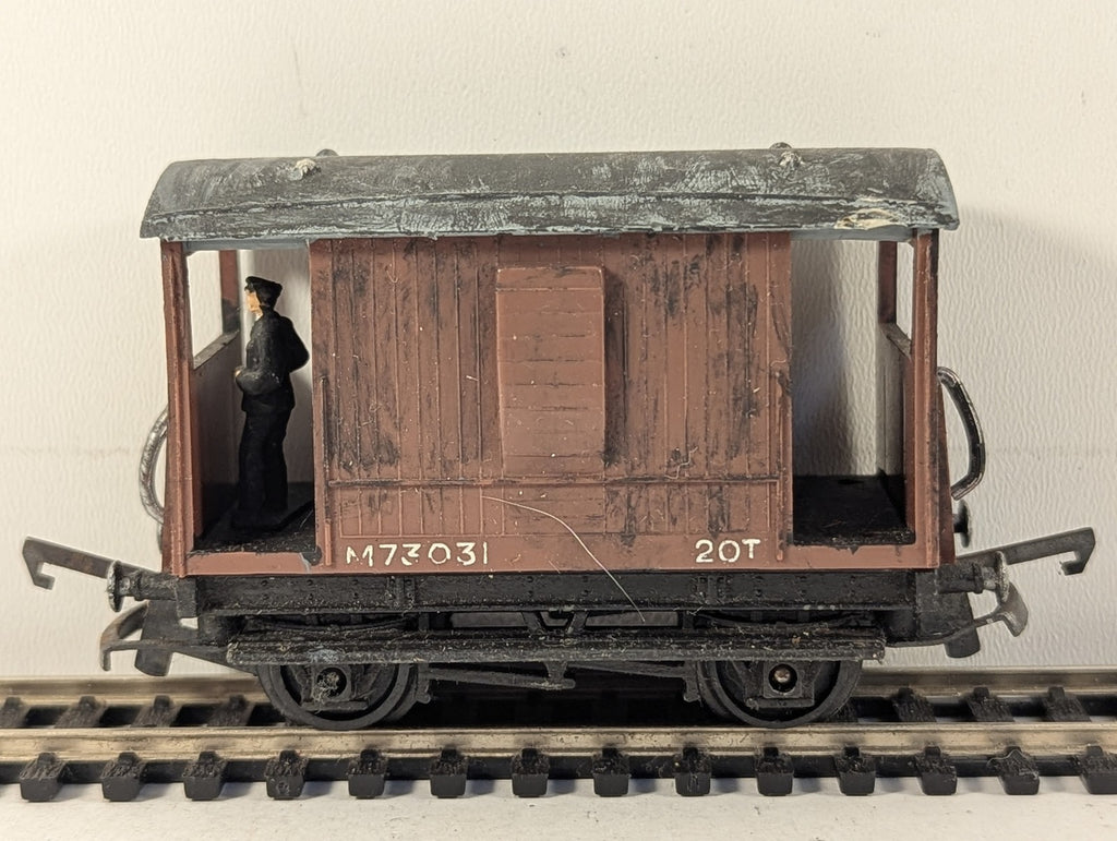 Tri-ang OO Gauge 20 Ton Brake Van M73031 BR Bauxite R16