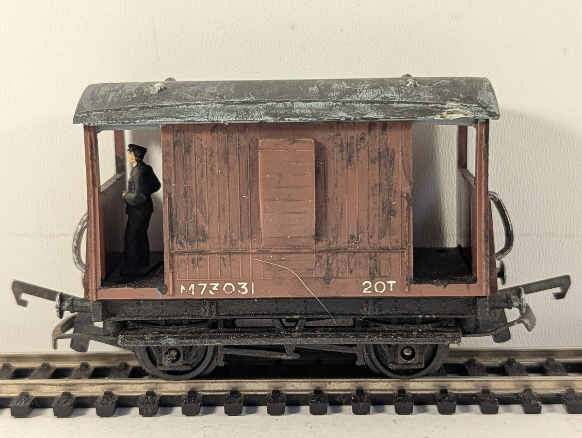 Tri-ang OO Gauge 20 Ton Brake Van M73031 BR Bauxite R16