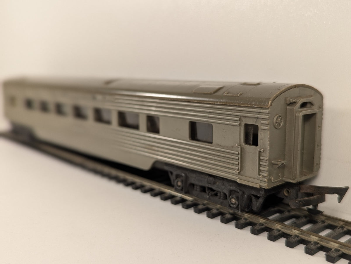 Tri-ang OO Gauge Transcontinental Passenger Coach Silver R.25