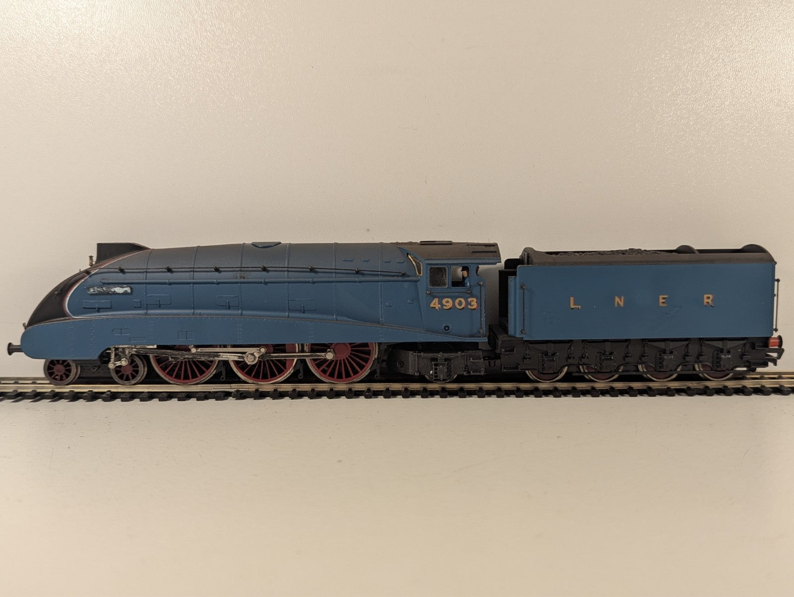 Bachmann Branchline LNER Class A4 'Miles Beevor' LNER Blue Steam Locomotive