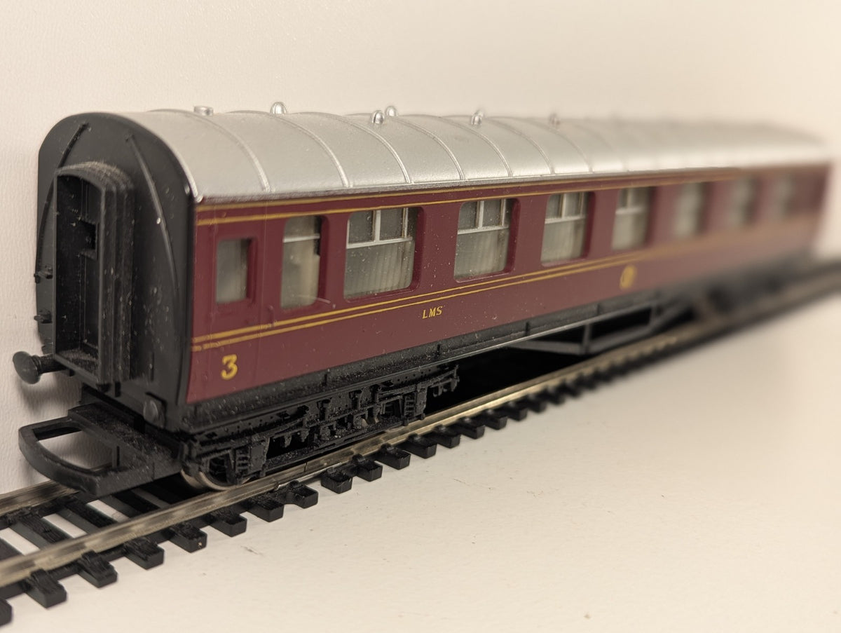 Hornby OO Gauge LMS Brake 3rd Coach 3934 – Crimson Lake