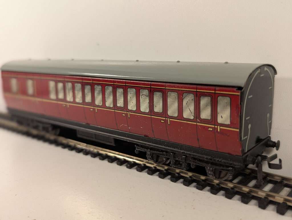 Hornby Dublo OO Gauge BR Mk1 Suburban Composite Brake Coach - Maroon