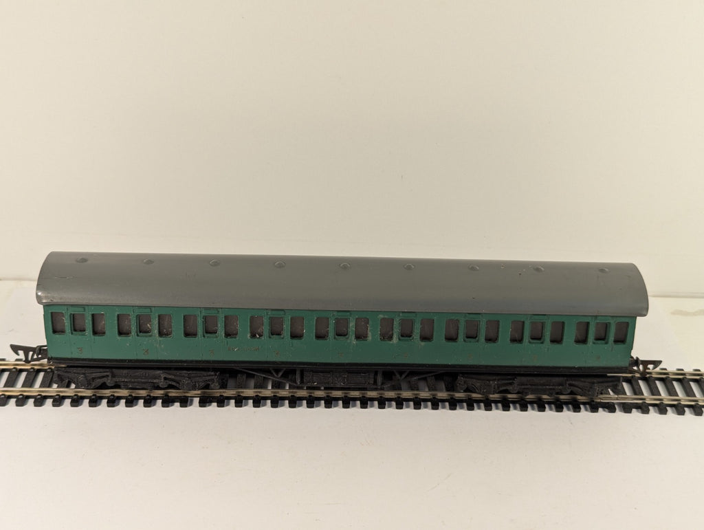 Graham Farish OO Gauge Southern Railway Green 3rd Class Suburban Coach Boxed