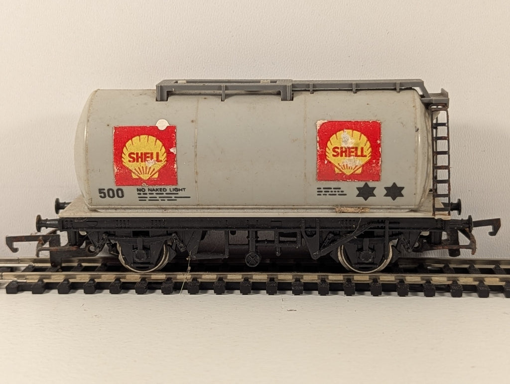 Hornby R020 OO Gauge Shell Tanker Wagon