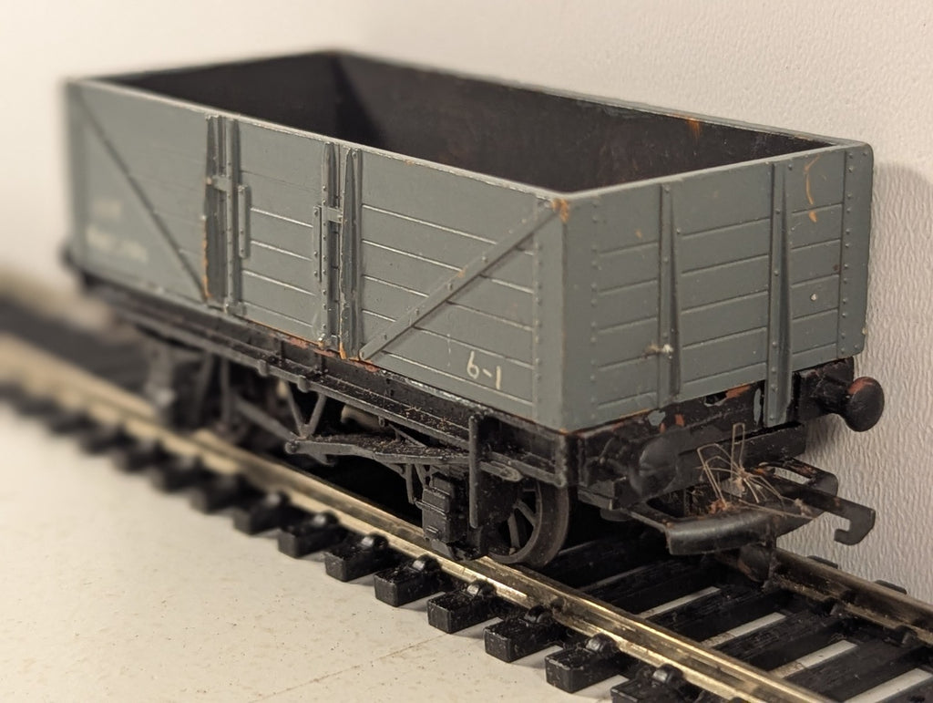 Hornby Dublo OO Gauge 5-Plank Open Wagon B477300 Grey (Repainted)