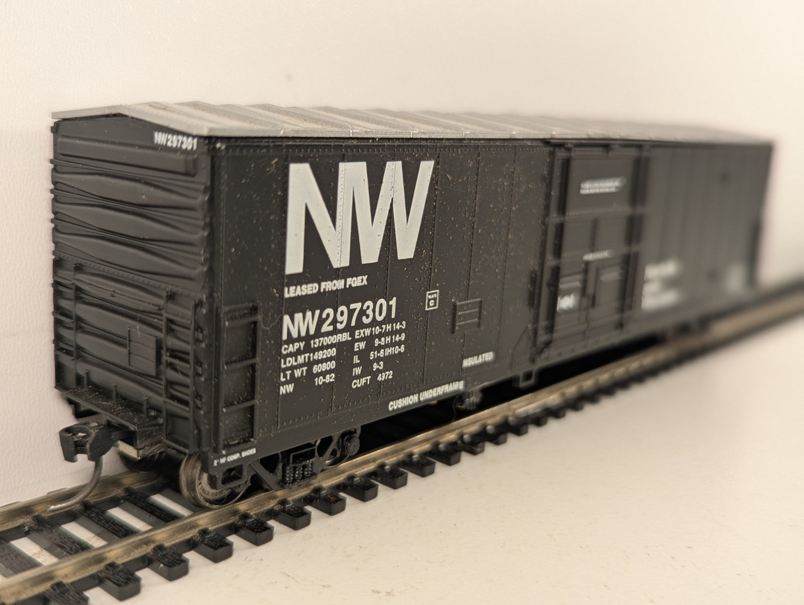 Athearn HO Gauge 50ft Insulated Boxcar NW 297301 Norfolk and Western