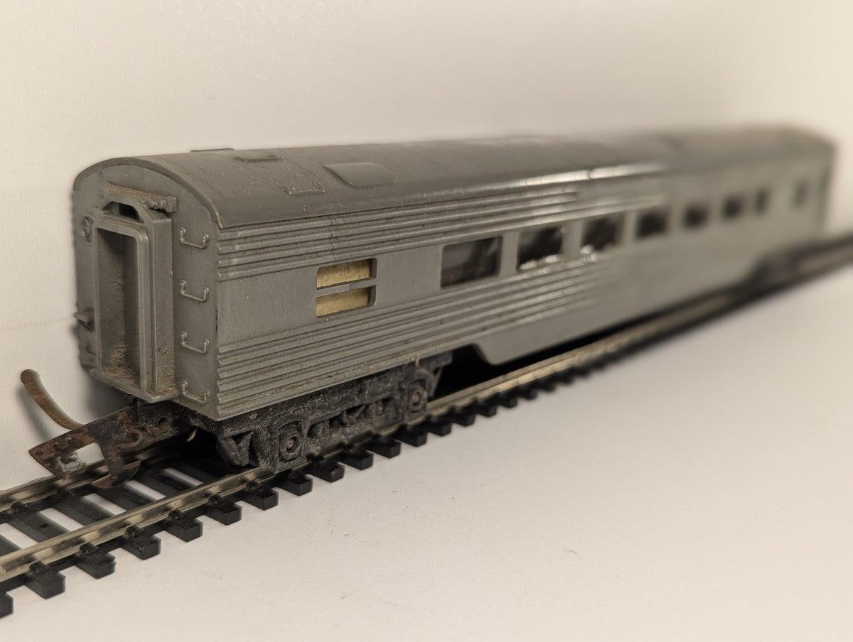 Tri-ang OO Gauge Transcontinental Passenger Coach Silver R.24/25