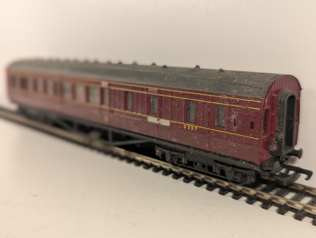 Mainline OO Gauge LMS 57ft Corridor Brake Third Passenger Coach