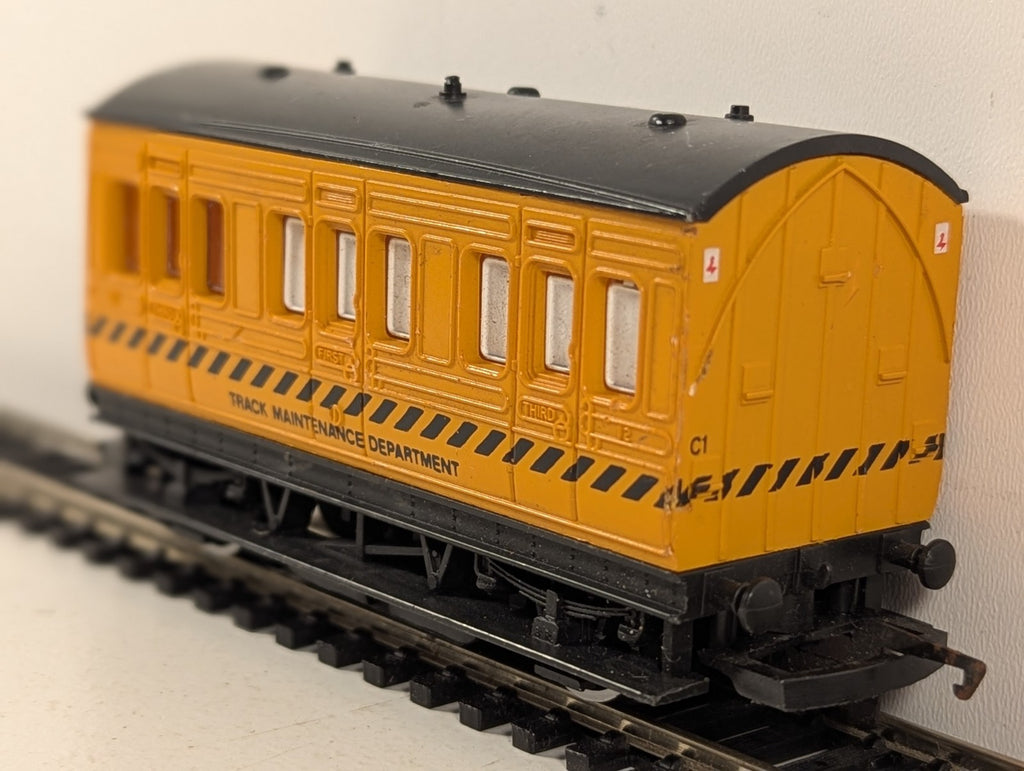 Hornby OO Gauge Track Maintenance Department 4-Wheel Coach