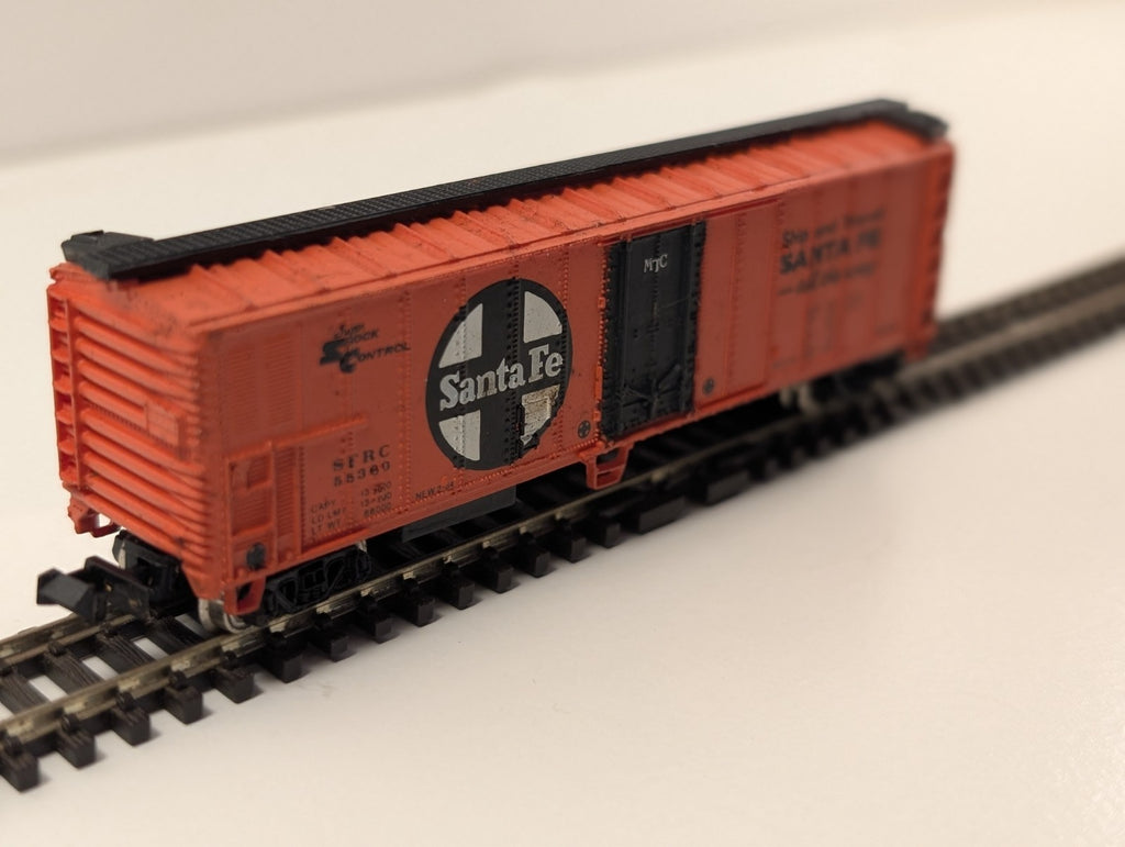 N Gauge Steel Reefer Wagon – Santa Fe Livery