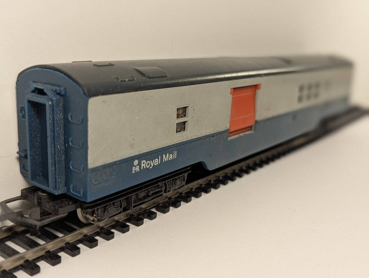 Tri-ang OO Gauge Operating Royal Mail Coach Passenger Coach M30224 BR Blue/Grey