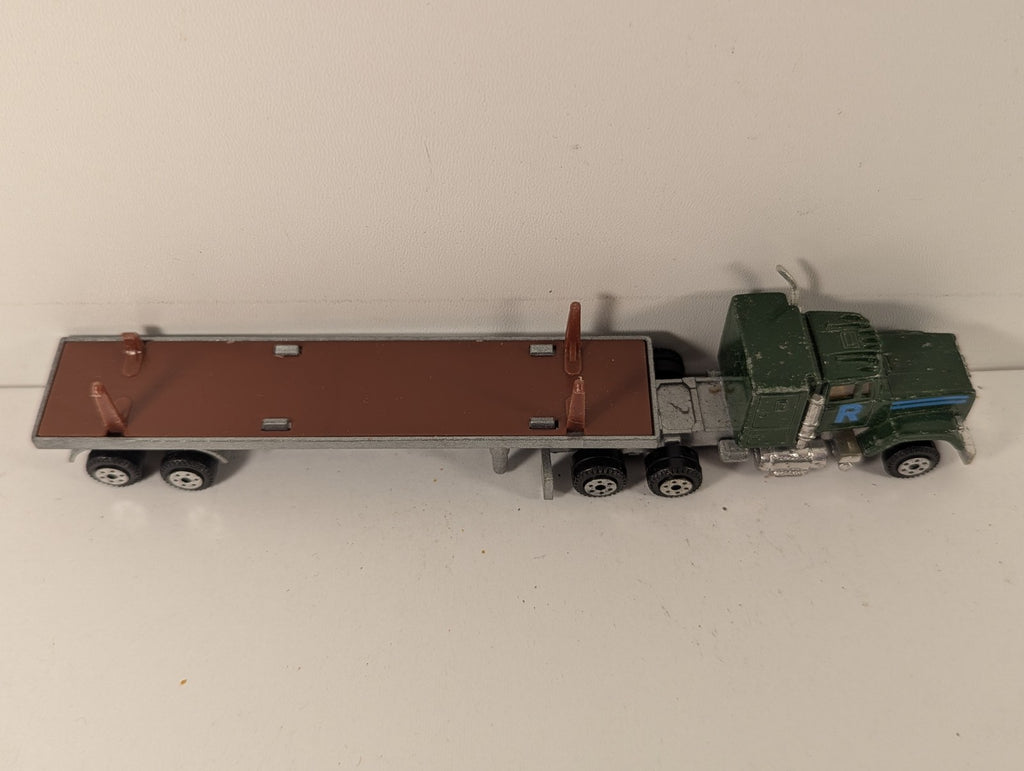 Road Champs Mack Super-Liner with Flatbed Trailer Die-cast Vehicle
