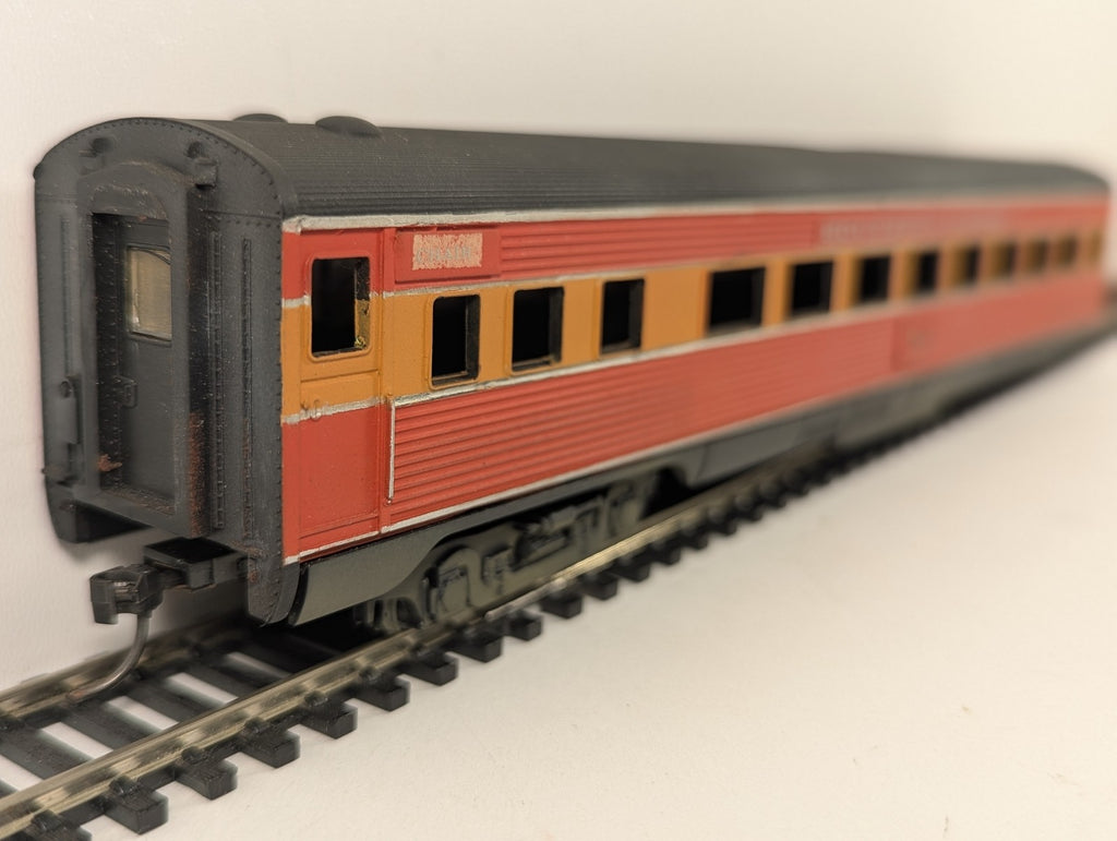 Athearn HO Scale Southern Pacific Daylight Chair Car Passenger Car SP 2424 1818