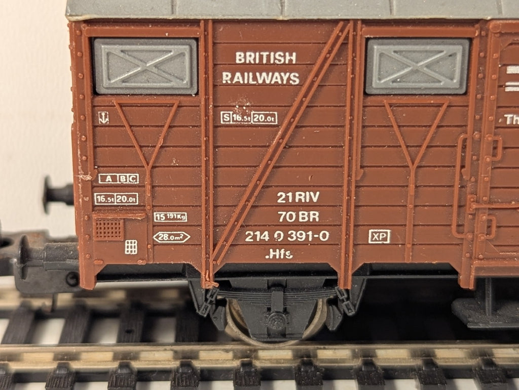 Lima OO Gauge BR Ferry Van Goods Wagon 214 0 391-0 BR Brown 305615