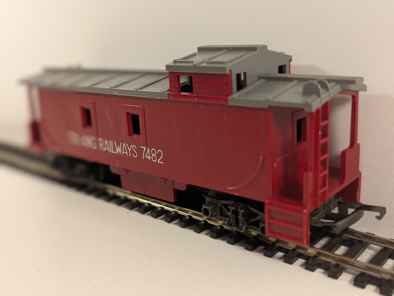 Tri-ang R115 OO Gauge Caboose Wagon 7482
