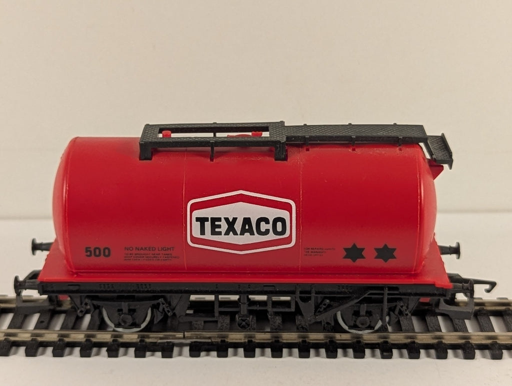 Hornby R231 Texaco Tank Wagon Red OO Gauge