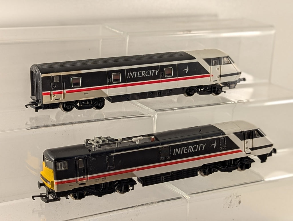 Hornby OO Gauge Class 91 InterCity Swallow - Missing Couplers