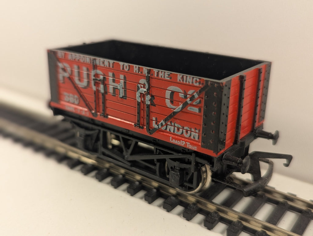 Hornby R010 OO Gauge Pugh & Co Coal Wagon