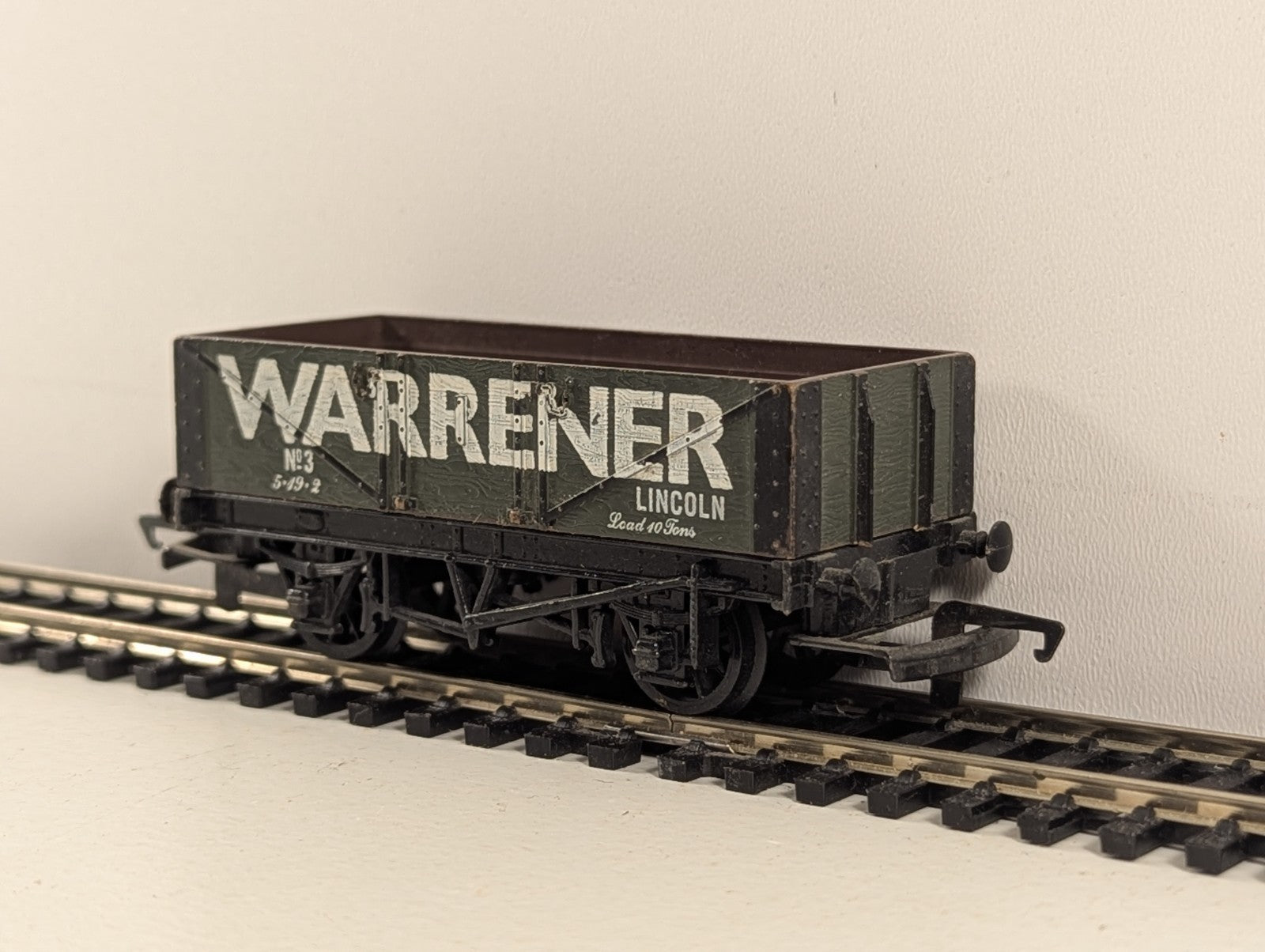 Mainline 37-132 OO Gauge Warrener Lincoln 5 Plank Wagon - Wrong Box