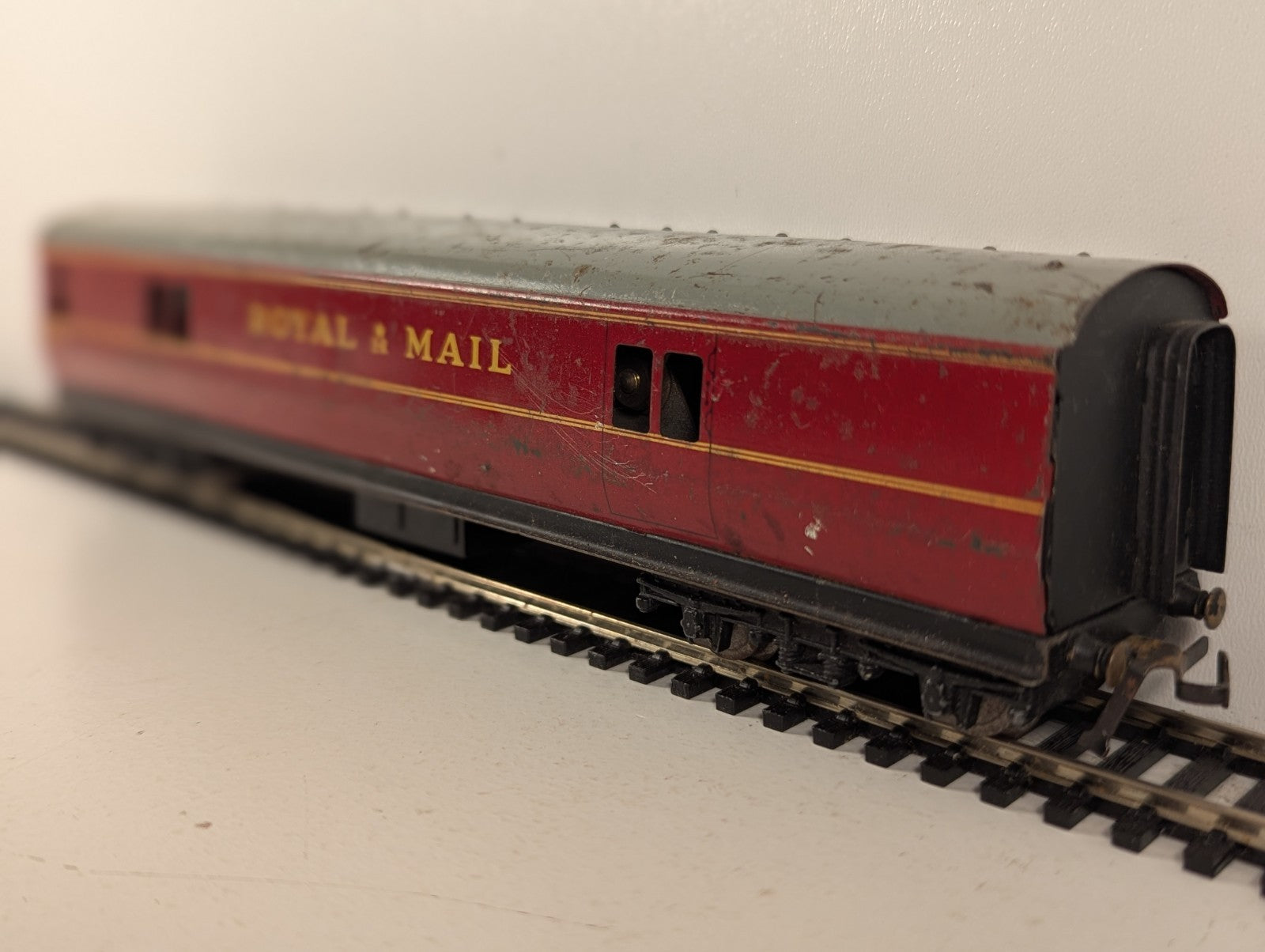 Hornby Dublo OO Gauge Operating TPO Royal Mail Van Passenger Coach