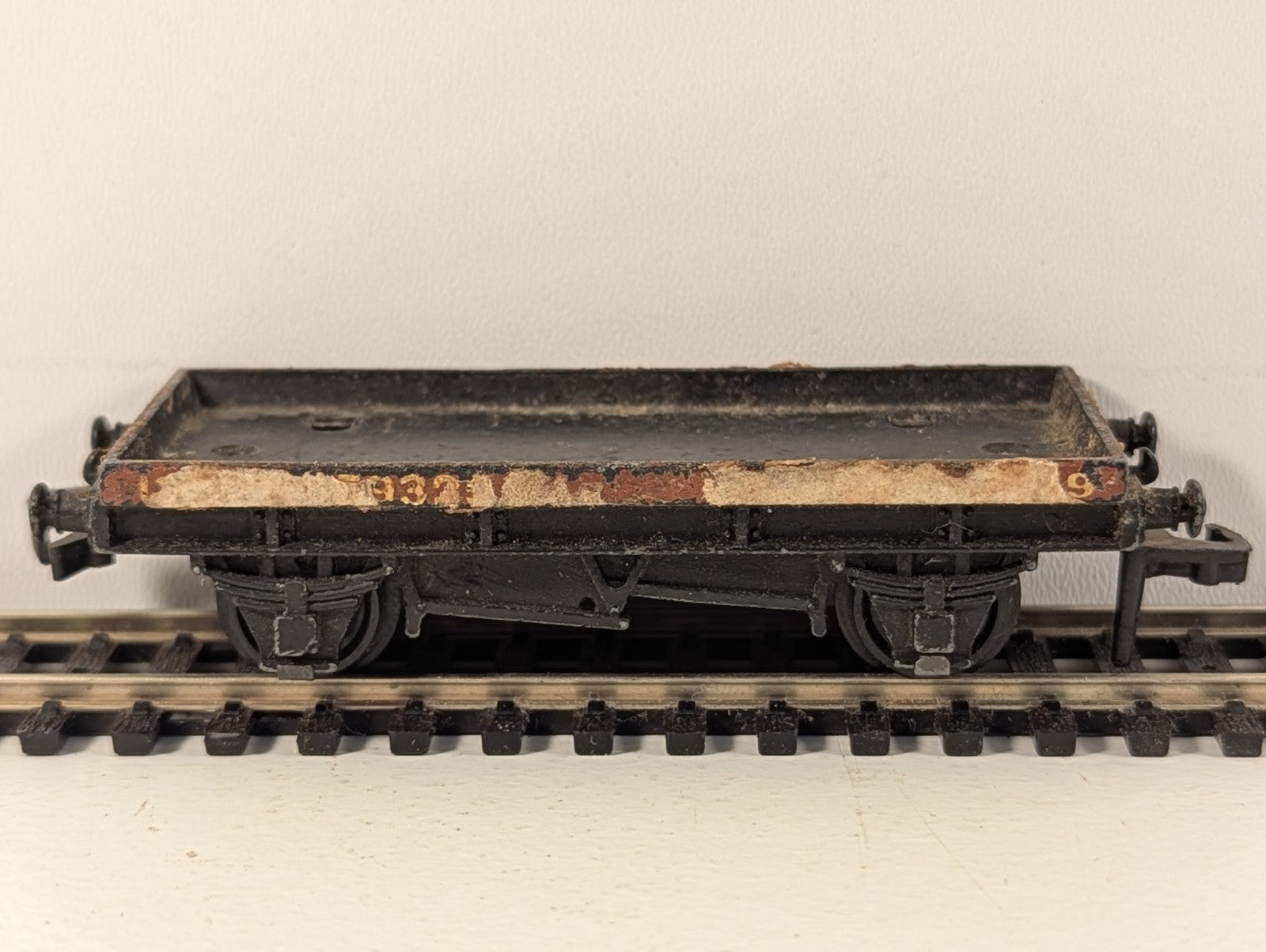 Hornby Dublo Flat Wagon OO Gauge - Damaged Decals