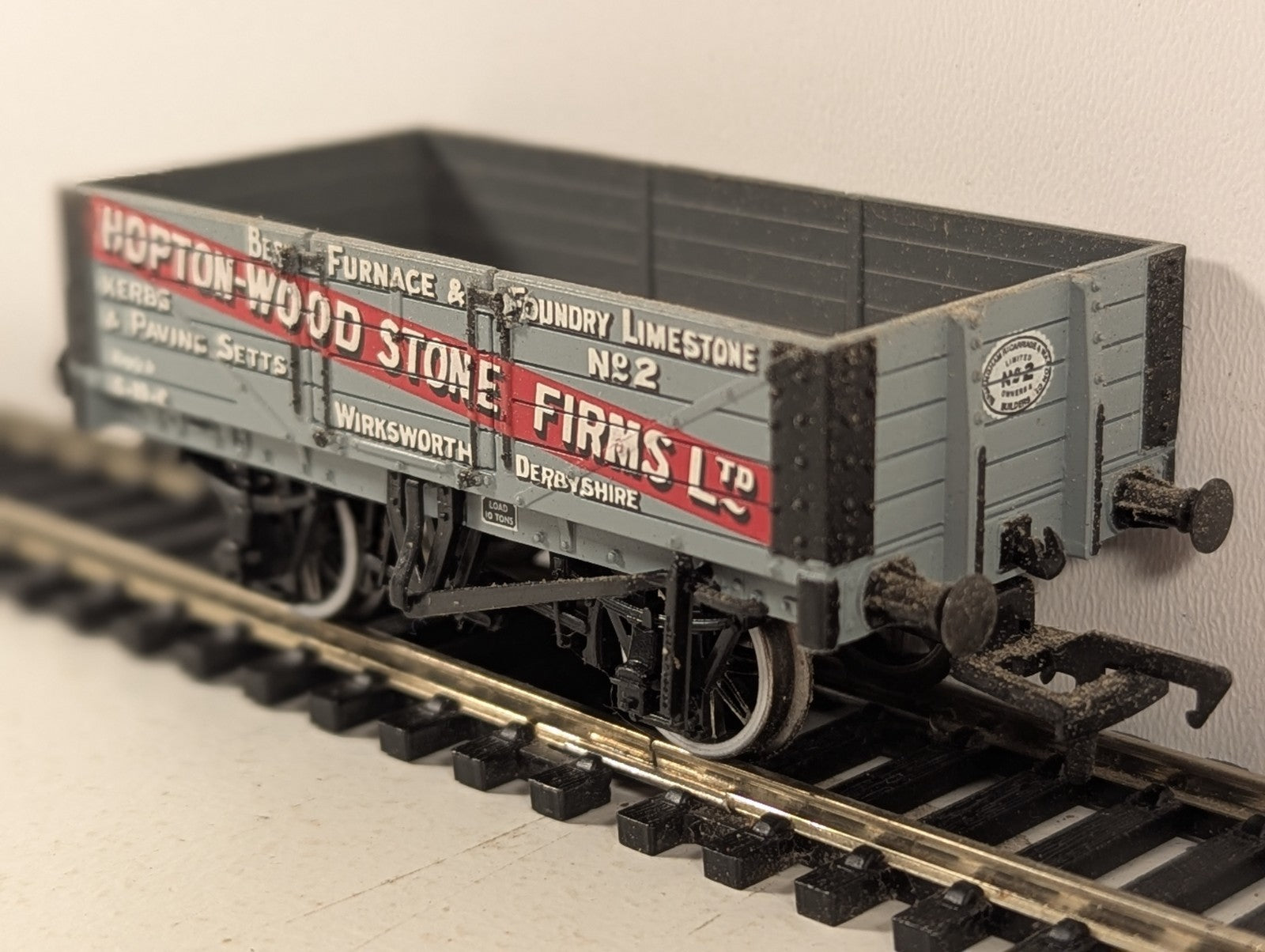 Bachmann OO Gauge 7 Plank Wagon Open Wagon 2 Hopton-Wood Stone Firm
