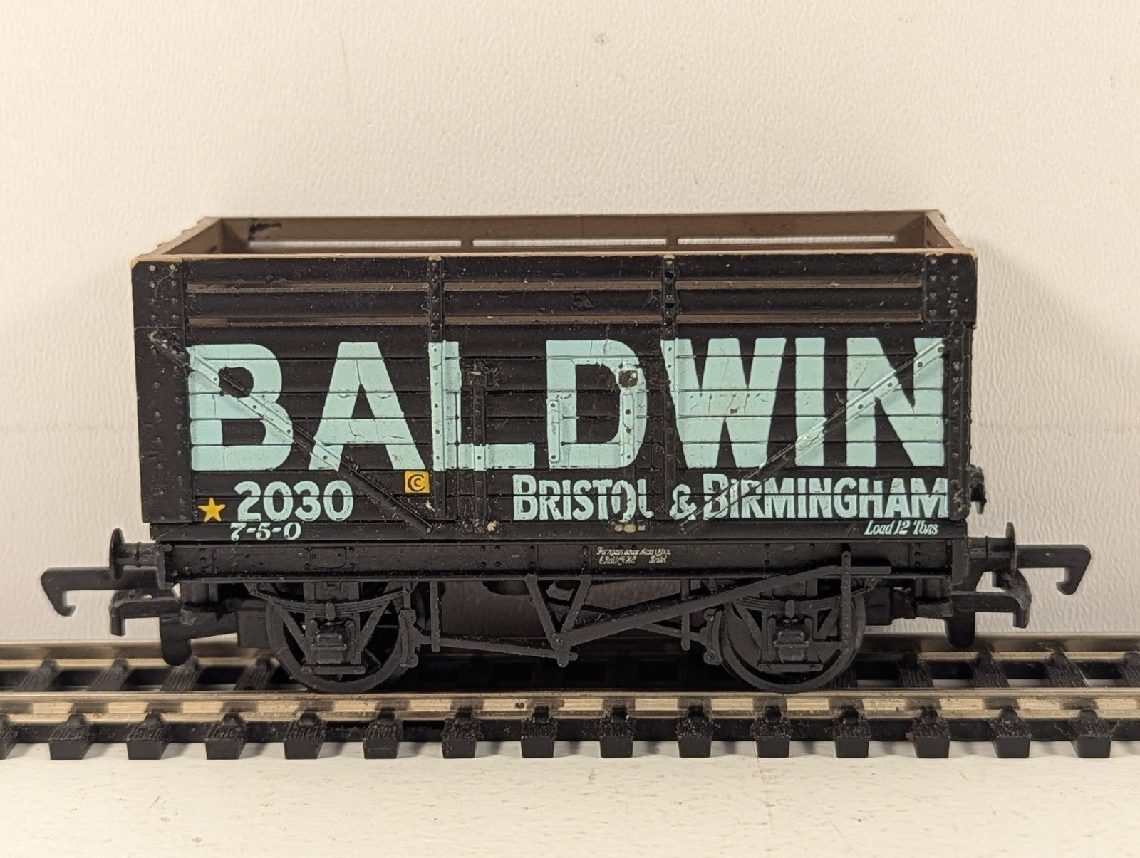 Mainline OO Gauge 7 Plank Wagon Baldwin Open Wagon 2030 37-133