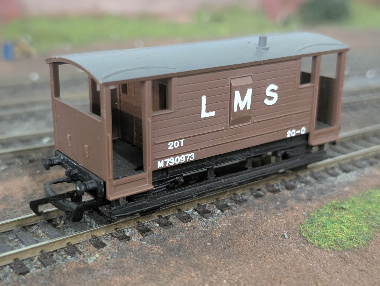 Wrenn W4311 OO Gauge LMS 20T Brake Van M730973 Bauxite
