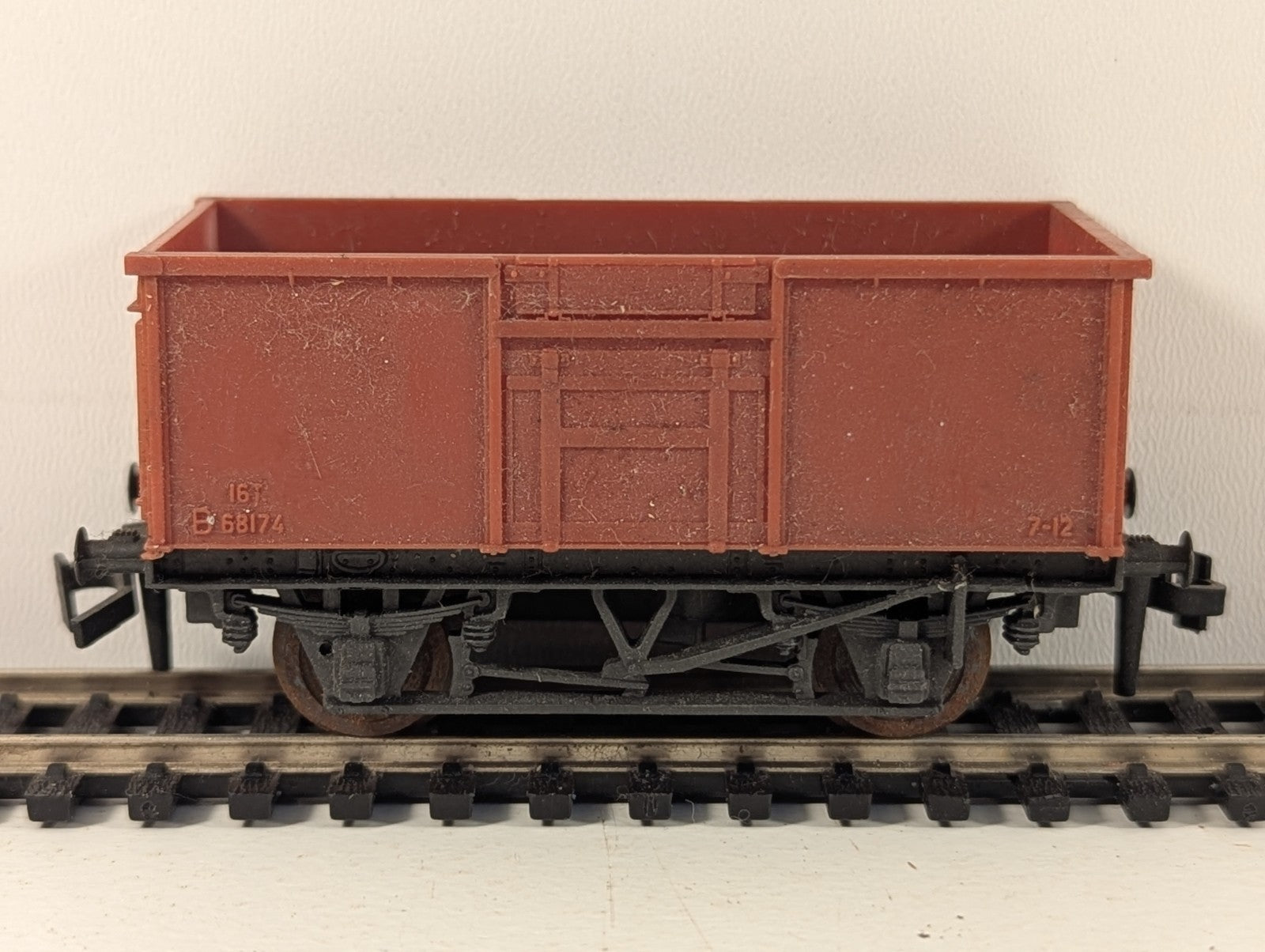 Trix 5001 BR 16 Ton Mineral Wagon Brown OO Gauge
