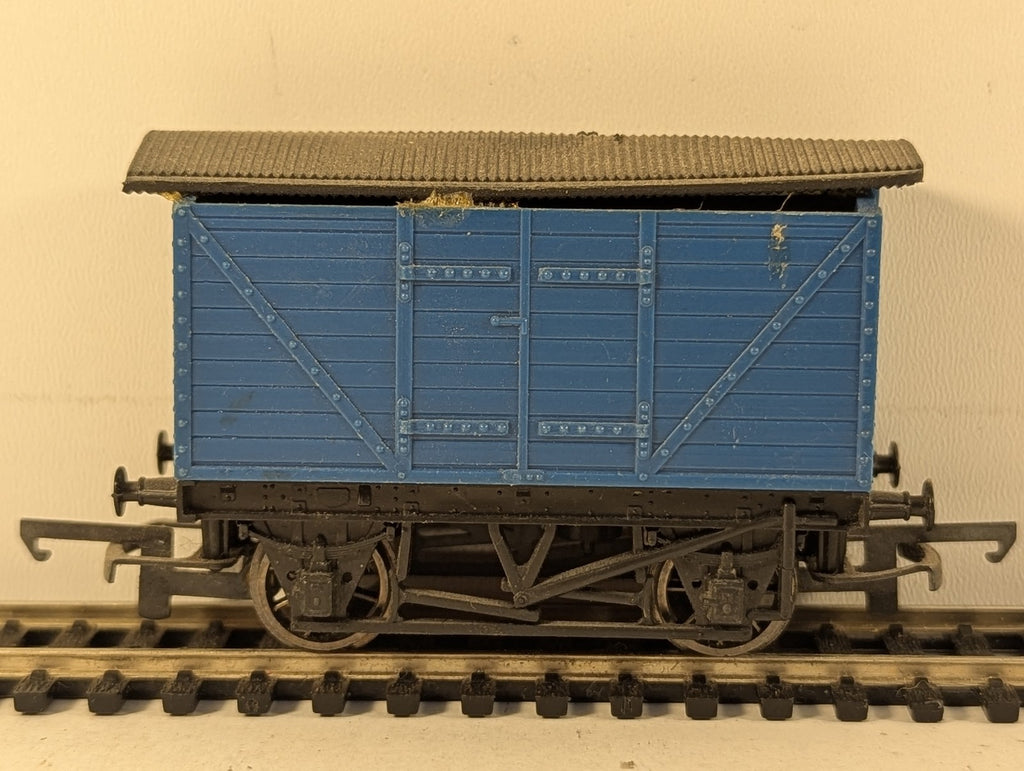 Tri-ang OO Gauge Ventilated Goods Van Goods Wagon Blue R12