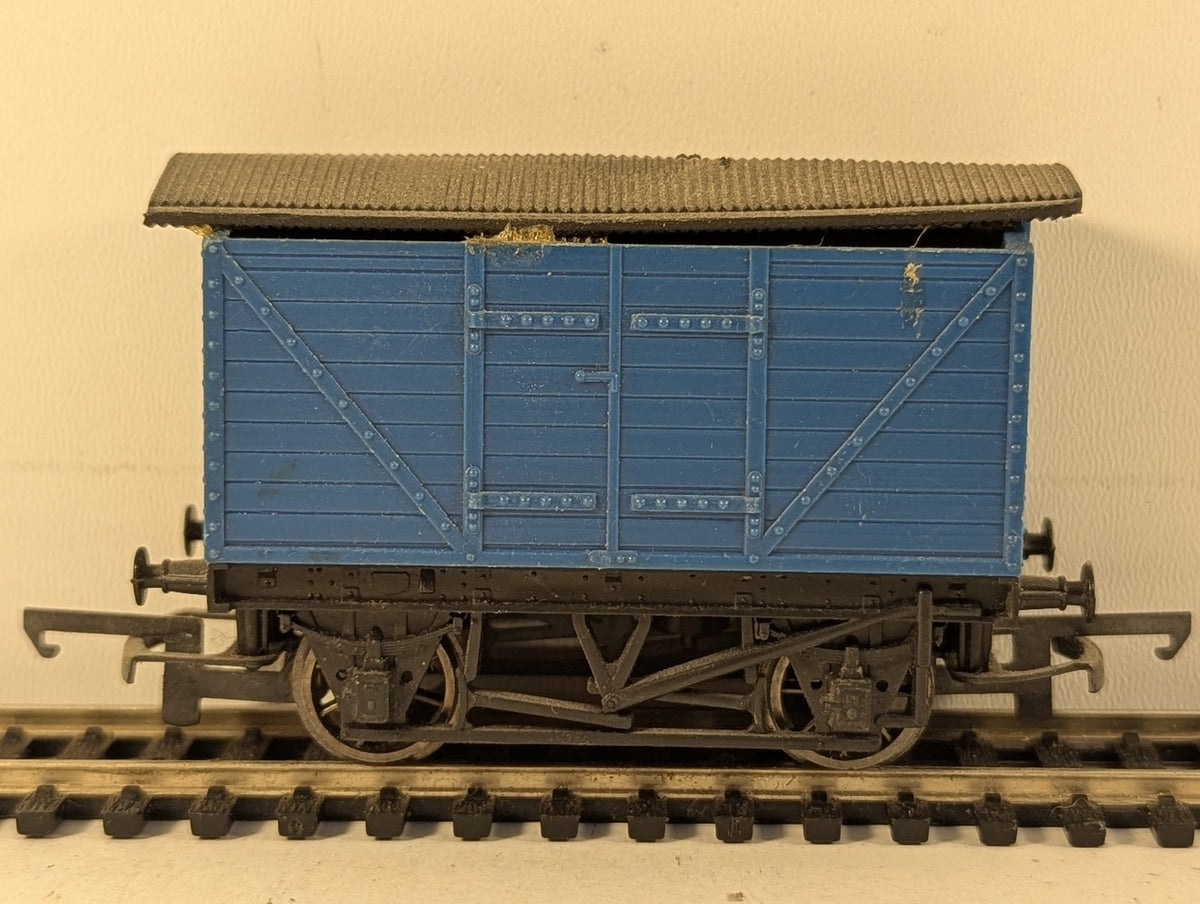 Tri-ang OO Gauge Ventilated Goods Van Goods Wagon Blue R12