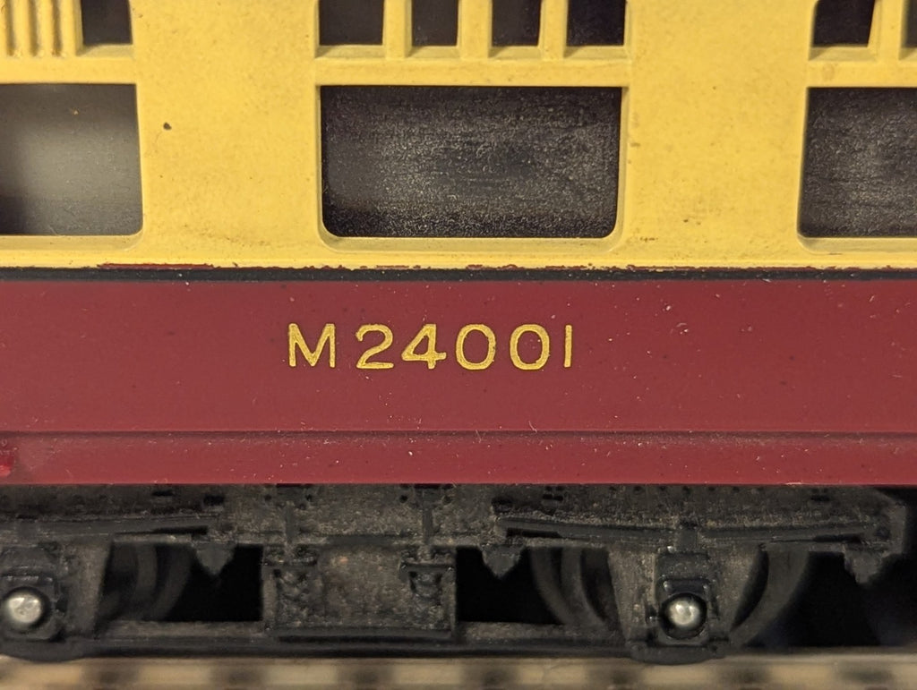 Tri-ang OO Gauge BR Mk1 Composite Coach Passenger Coach M24001