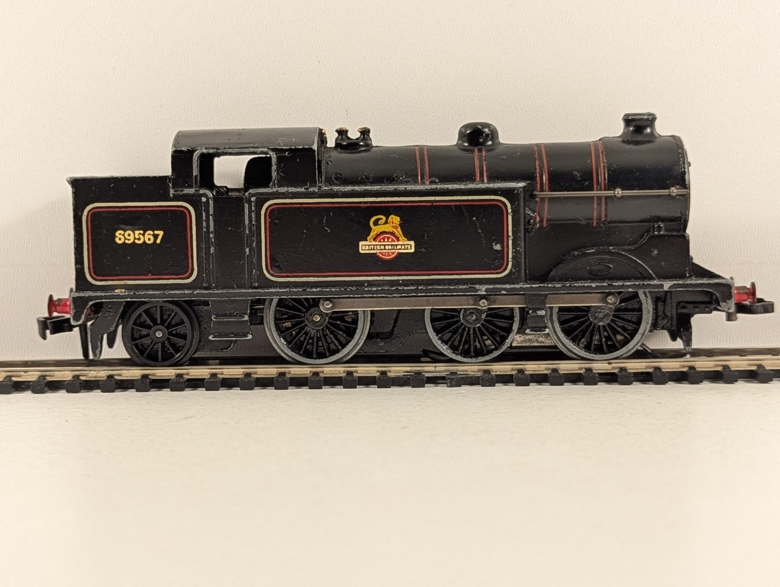 Hornby Dublo EDL17 OO Gauge Class N2 0-6-2T No. 69567 Steam Locomotive - 3 Rail