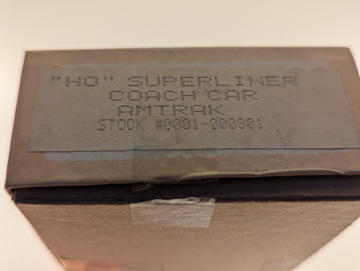 Con-Cor HO Gauge Superliner Coach Car Passenger Coach Amtrak Phase III