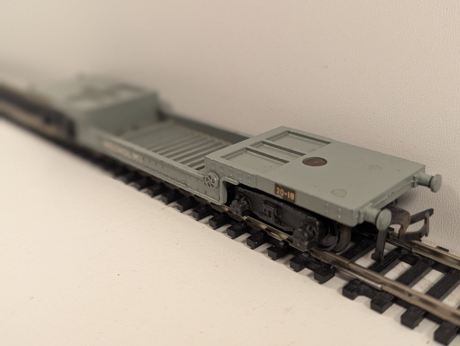 Hornby Dublo OO Gauge 40 Ton Bogie Well Wagon B901006