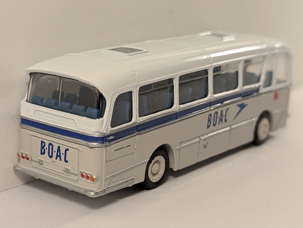 EFE 12306DL Harrington Grenadier Bus – B.O.A.C. Livery – OO / 1:76 Scale