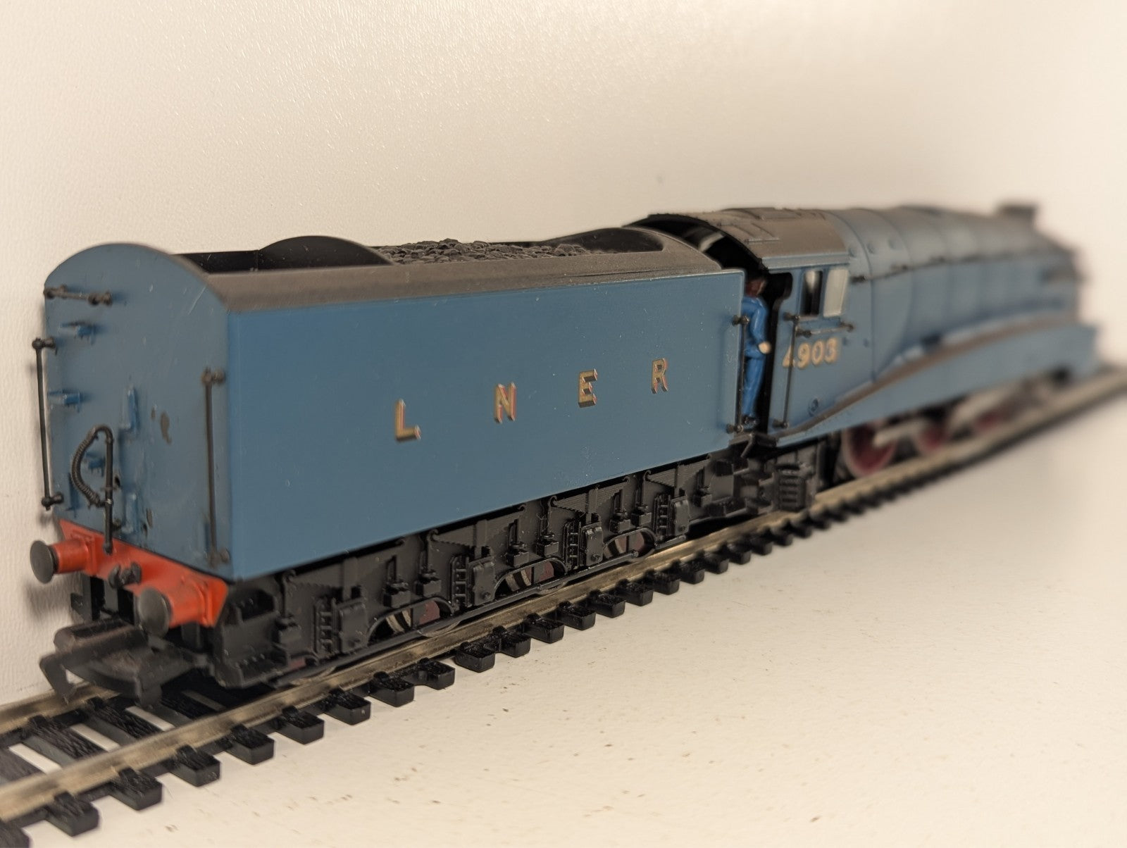 Bachmann Branchline LNER Class A4 'Miles Beevor' LNER Blue Steam Locomotive