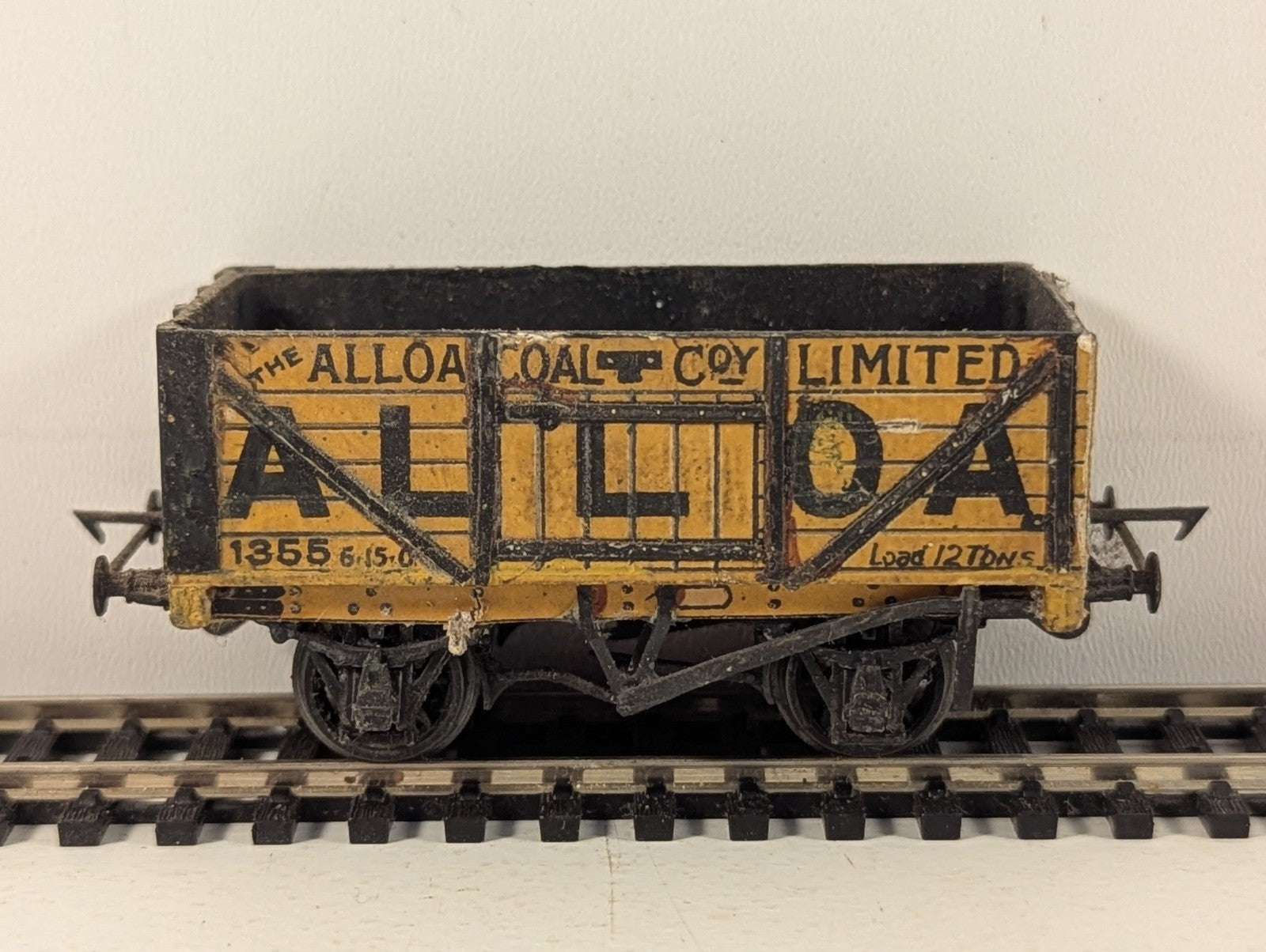 Kit Built OO Gauge 7-Plank Open Wagon 1355 / 1072 Alloa Coal Co. Yellow