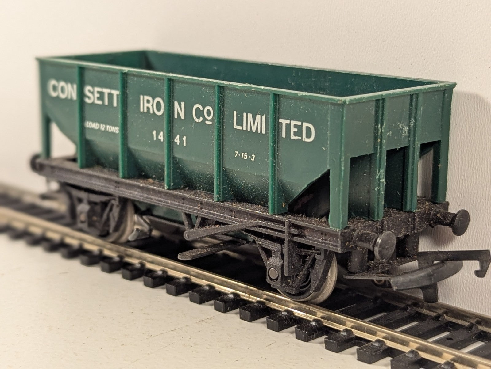 Tri-ang OO Gauge 12 Ton Operating Hopper Wagon Consett Goods Wagon
