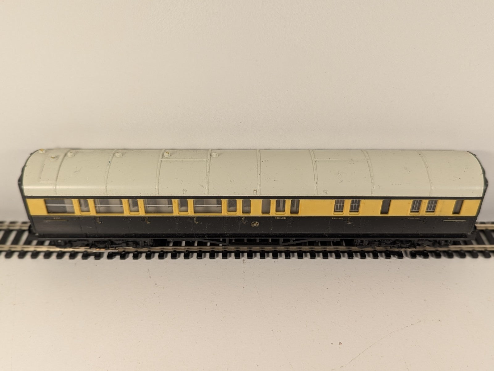 Hornby OO Gauge GWR Collett Brake Third Coach
