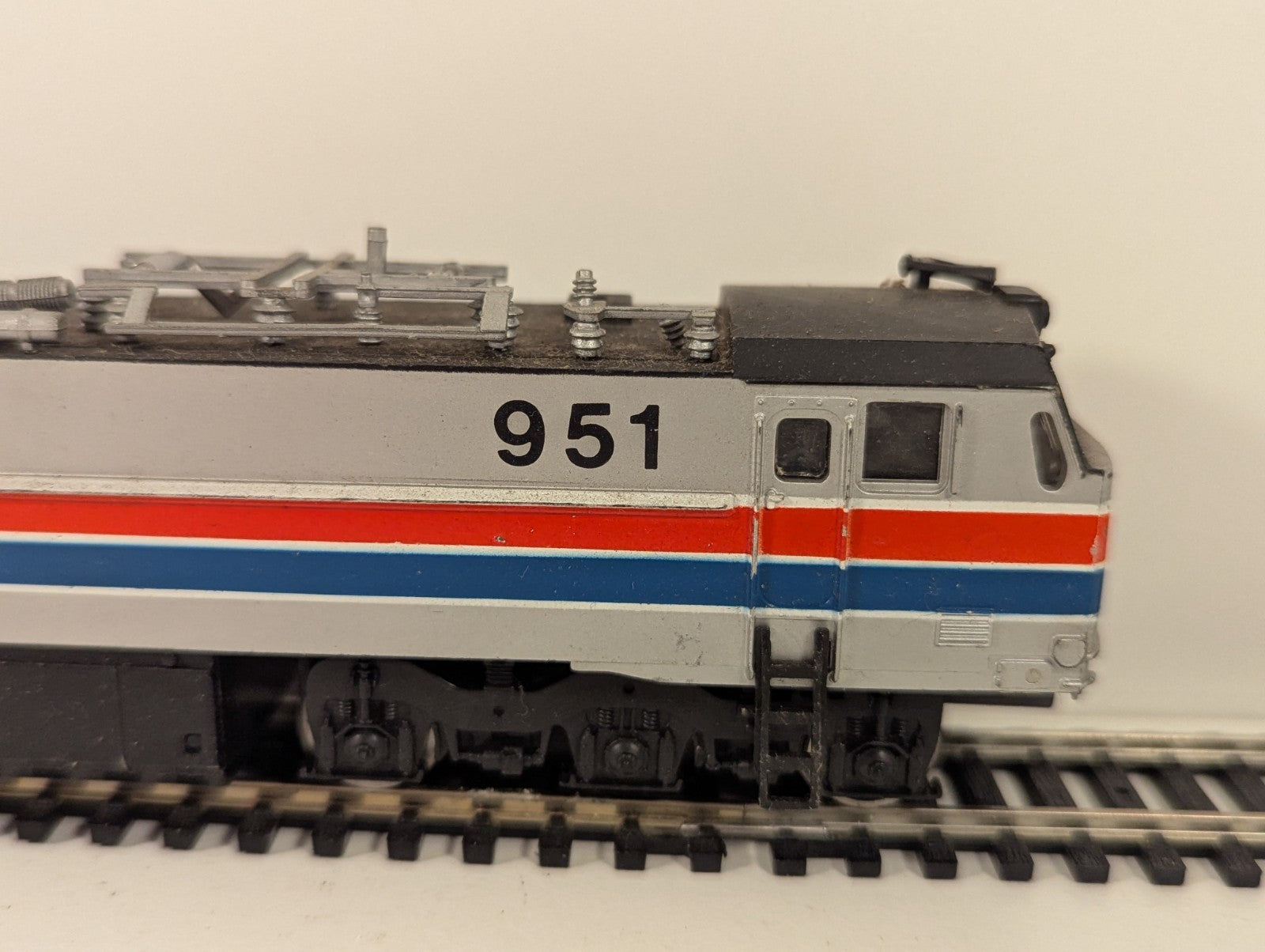 Bachmann USA HO Gauge E60CP Amtrak Electric Locomotive #951 Dummy Unit