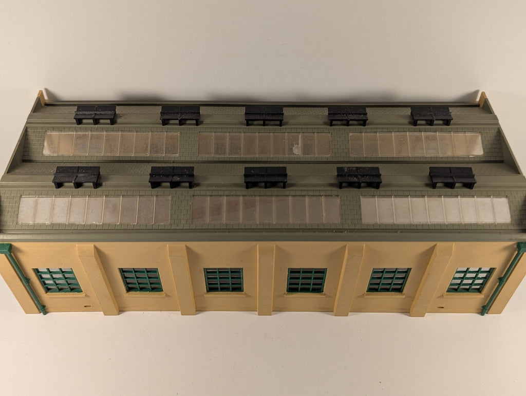 Hornby Dublo OO Gauge 2-Road Engine Shed Buildings & Structures Cream and Green
